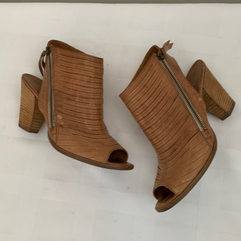 Paul green leather peep toe bootie sandal